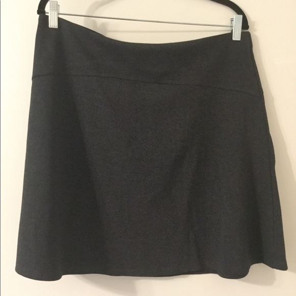 Loft NWT Black Flippy Skirt Size Large - Picture 1 of 5